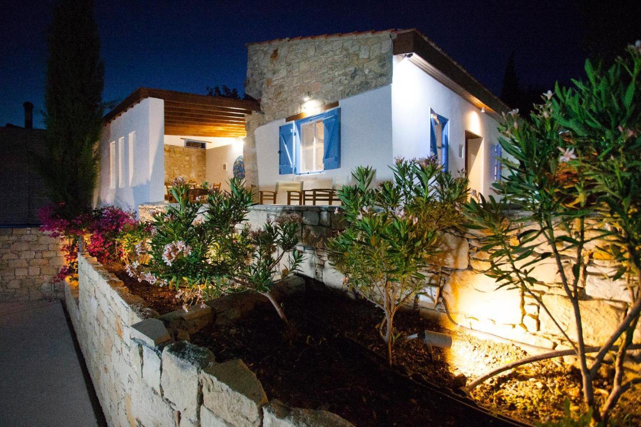 בית הארחה Malya 	Cecilias Courtyard מראה חיצוני תמונה