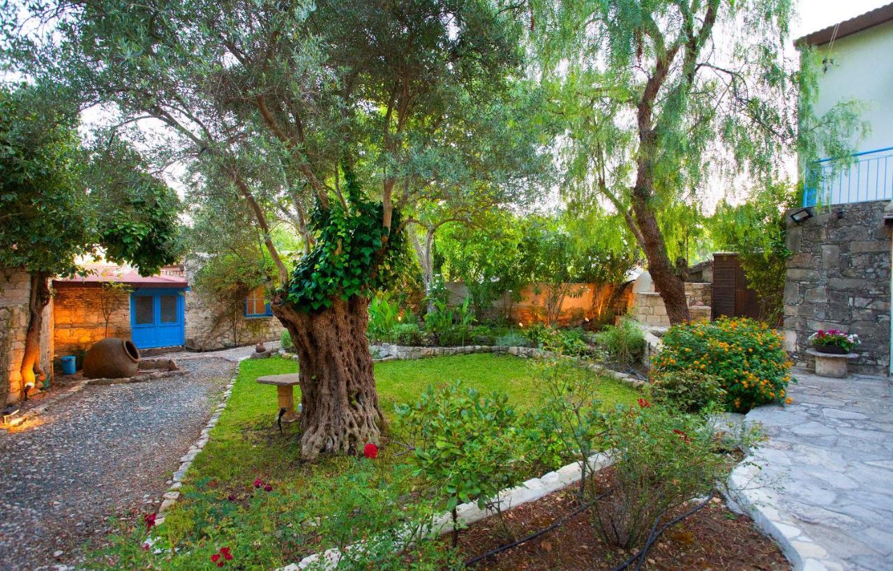 בית הארחה Malya 	Cecilias Courtyard מראה חיצוני תמונה