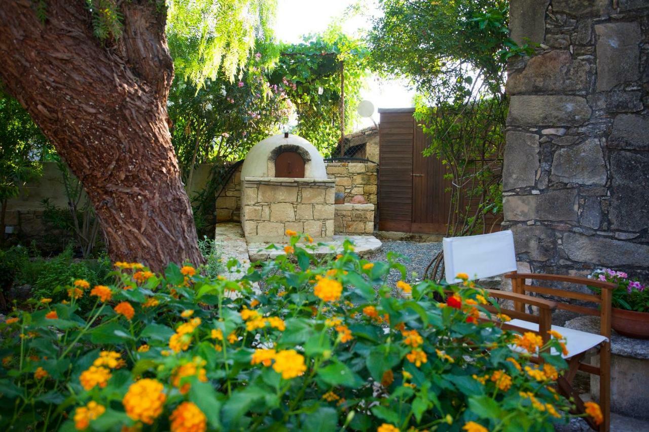 בית הארחה Malya 	Cecilias Courtyard מראה חיצוני תמונה