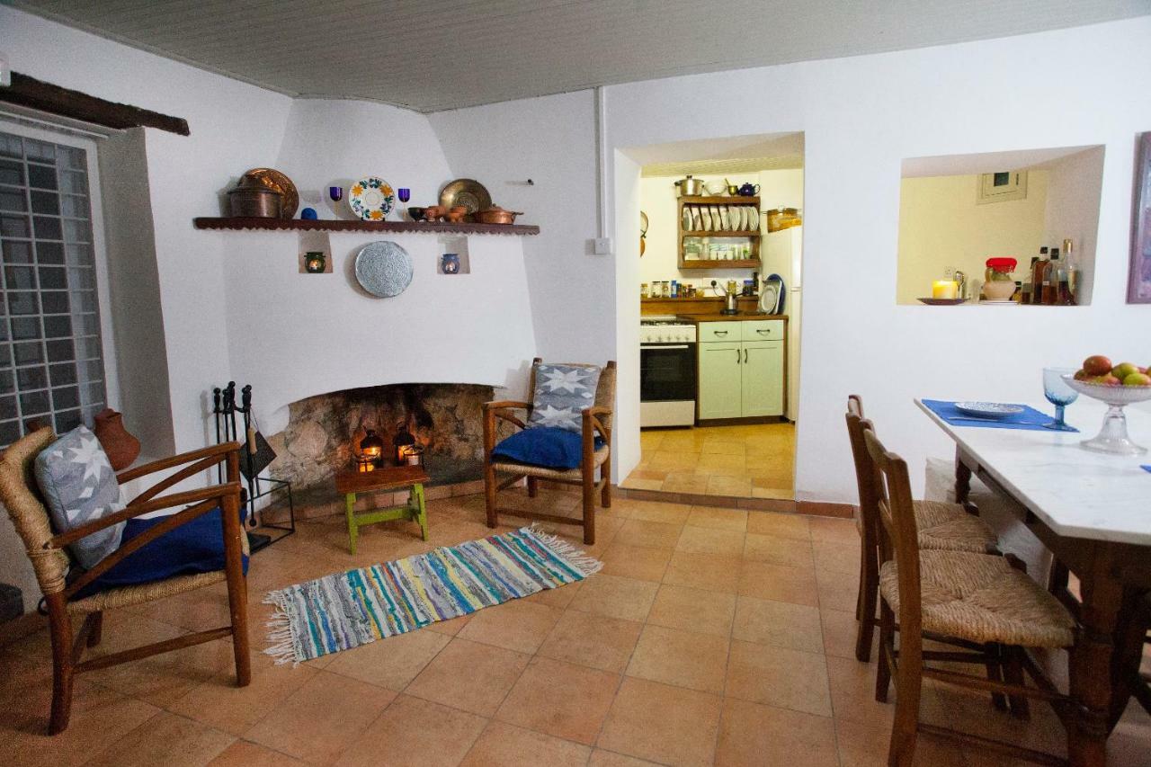 בית הארחה Malya 	Cecilias Courtyard מראה חיצוני תמונה